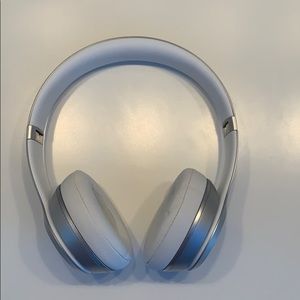 Beats by Dr. Dre Solo Over Ear Heaphones- Wireless